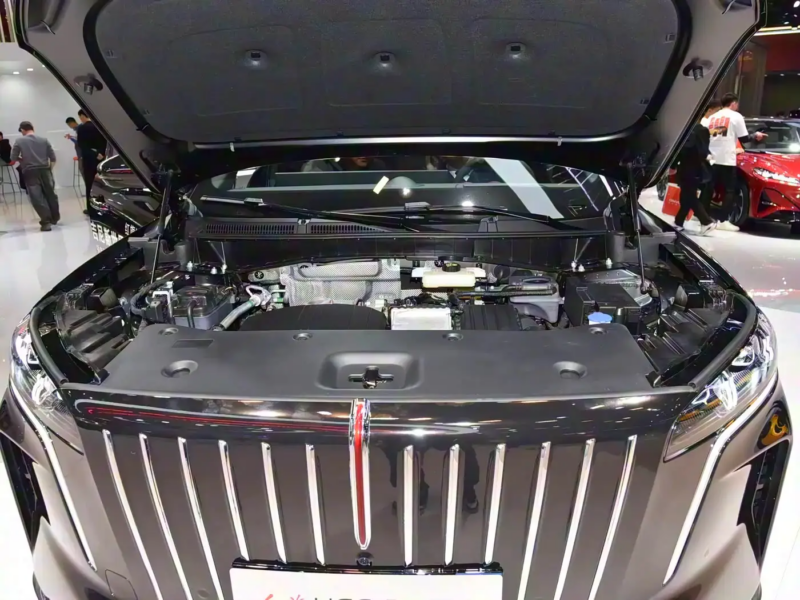 В Китае представлен гибридный внедорожник Hongqi HS6 PHEV с запасом хода 1650 км, стартовая цена 25 000 долларов.