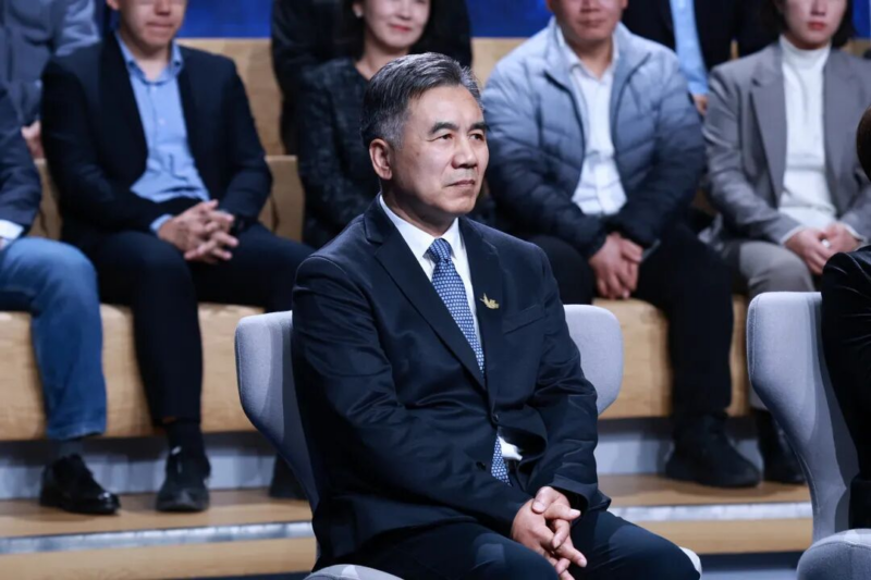 В Китае компания Welion достигла в лаборатории плотности энергии 824 Втч/кг и нацелилась на 1000 Втч/кг.