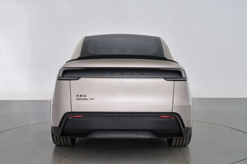 В Китае Tesla Gigafactory в Шанхае отметила выпуск 4-миллионного электромобиля на фоне небольшой приостановки производства.