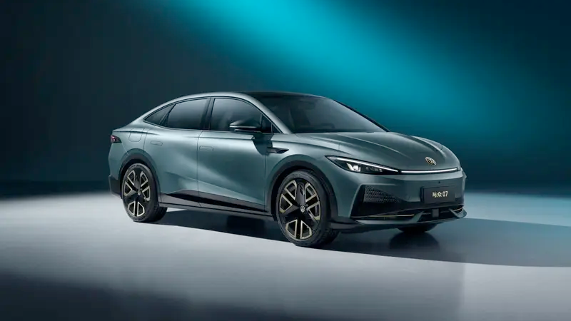 В Китае Volkswagen и Xpeng приближают к производству первый совместный автомобиль ID.Unyx 07, разработанный китайской стороной.