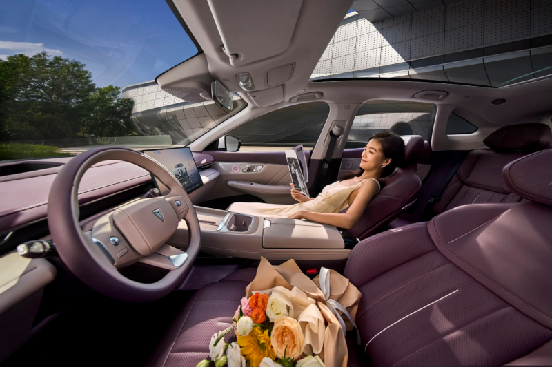 В Китае новый электромобиль Changan Deepal S07 с запасом хода 630 км доступен от 23 100 долларов США.