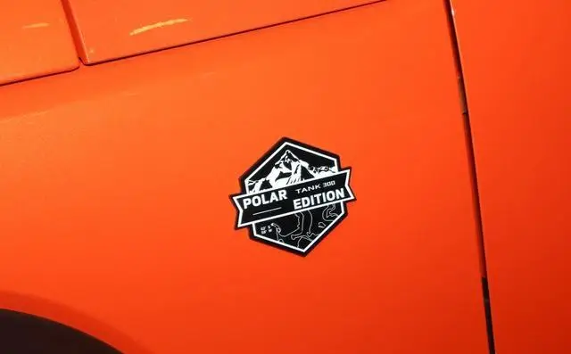 В Китае стартовал выпуск Tank 300 Polar Edition, лимитированная серия из 300 машин.