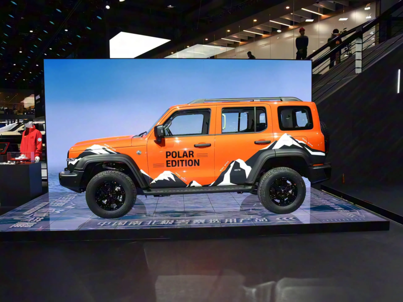 В Китае стартовал выпуск Tank 300 Polar Edition, лимитированная серия из 300 машин.