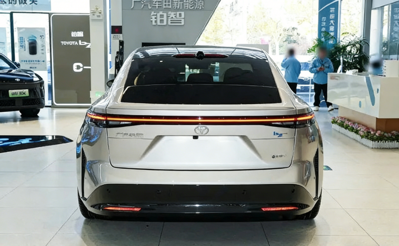 В Китае Toyota bZ7 поступит в продажу с мотором Huawei DriveONE до запуска в 2026 году.