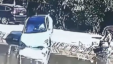 В Китае во время автопарковки передний бампер электромобиля Xiaomi SU7 оказался под водой.