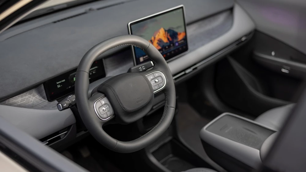 evolute i-joy новый салон интерьер медиасистема мультимедиа навигация