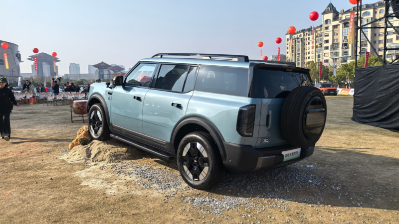 В Китае электрический внедорожник Ford Bronco поступил в продажу по цене 32 640 долларов США.