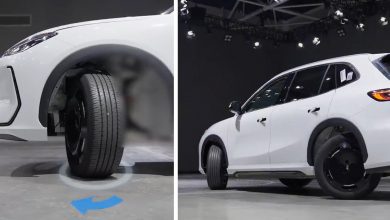 В Китае Geely EX5 демонстрирует независимое полноприводное управление колесами с поворотом на 90 градусов.