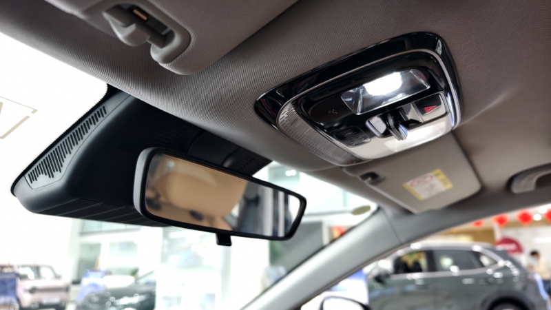 В Китае Geely Galaxy Starshine 6 PHEV бросает вызов BYD, соревнуясь в пространстве и динамике вождения