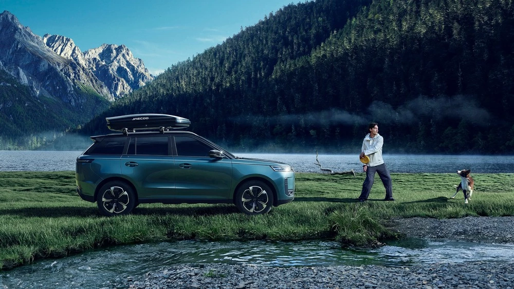 Кроссовер Jaecoo J6 для России сбоку