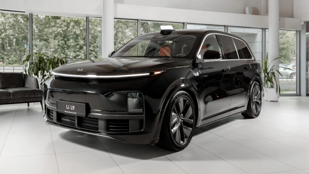 оками официальный дилер li Auto кроссовер li l9 сбоку спереди черный гибрид