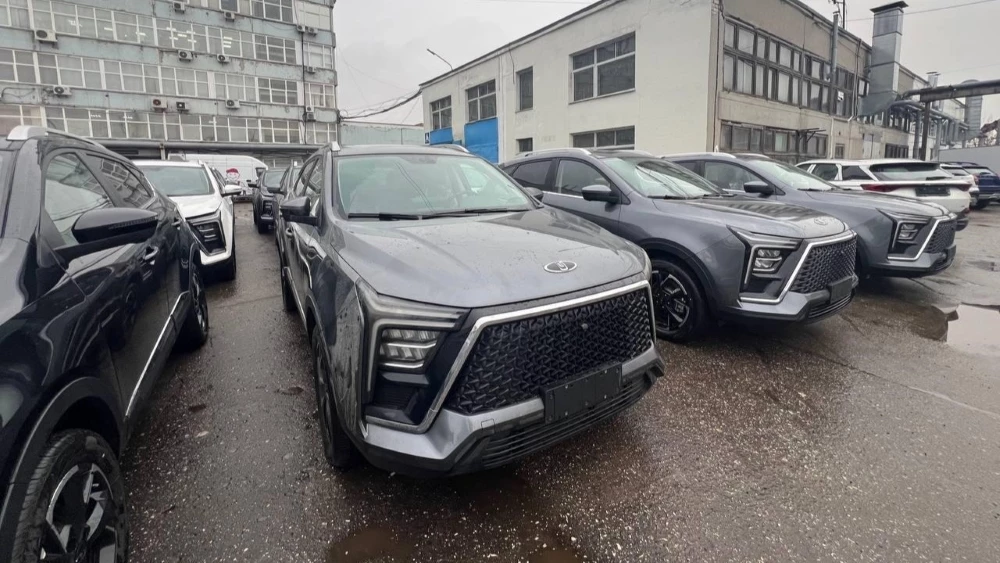 Кроссовер «Москвич 5» у дилера Нижний новгород спереди сбоку