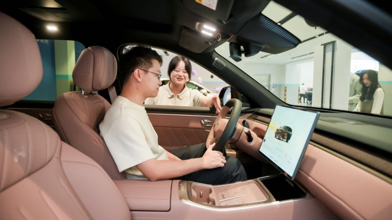 В Китае стартовали поставки Onvo L90 Black Knight Edition по цене 31 060 долларов США.