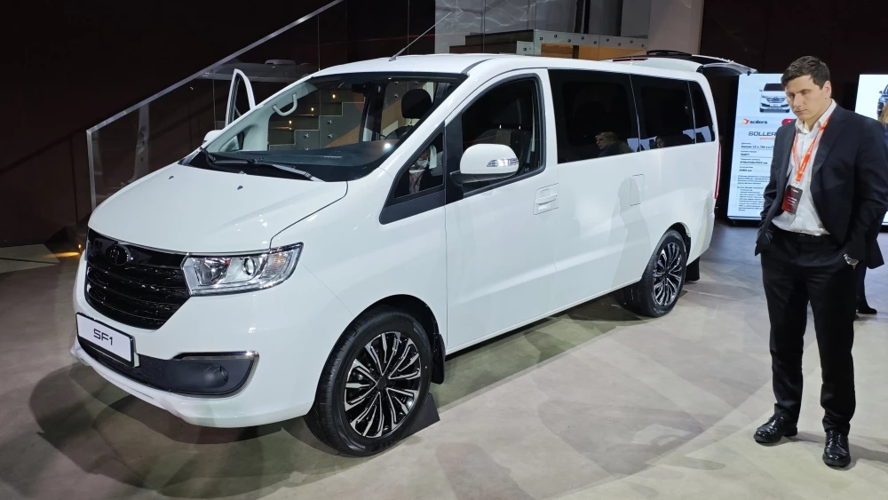 минивэн Sollers Sf1 презентация сбоку спереди