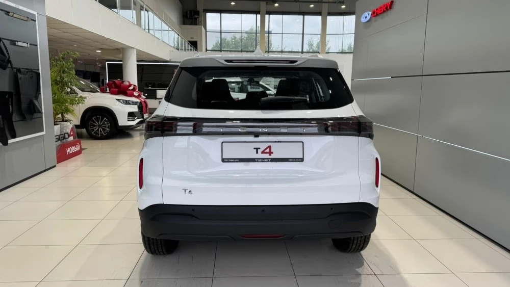 Tenet T4 у дилера в автосалоне кострома Лидер Авто сзади новый