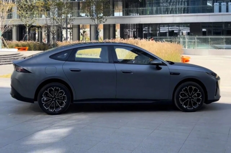 В Китае замечен Chery Fulwin A9 с кузовным стилем фастбэк-купе перед запуском в 2026 году.