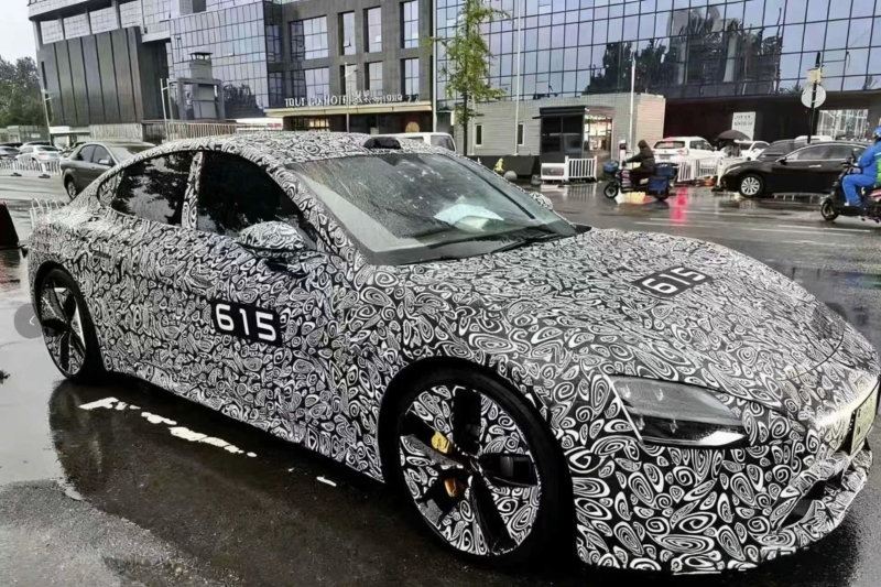 В Китае Xiaomi патентует систему дисплеев топливного бака, сигнализируя о выходе на рынок не только чисто электромобилей.