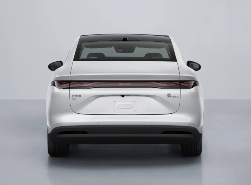 В Китае BYD Qin Max EV седан получил более мощный двигатель и увеличенный кузов по сравнению с Qin Plus.