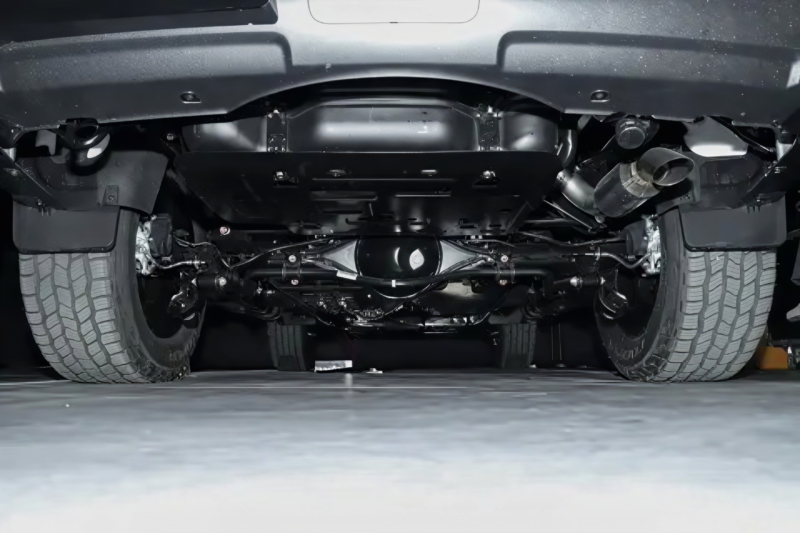 В Китае GWM Haval H9 Crossing Edition с 131-литровым двойным топливным баком стартует от 32 600 долларов.