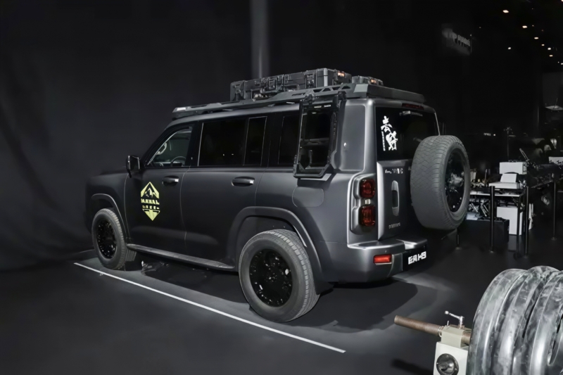 В Китае GWM Haval H9 Crossing Edition с 131-литровым двойным топливным баком стартует от 32 600 долларов.