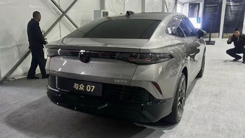 В Китае рассекречен Volkswagen ID. Unyx 07, разработанный с Xpeng, мощностью 231 л.с. и запасом хода 558 км.