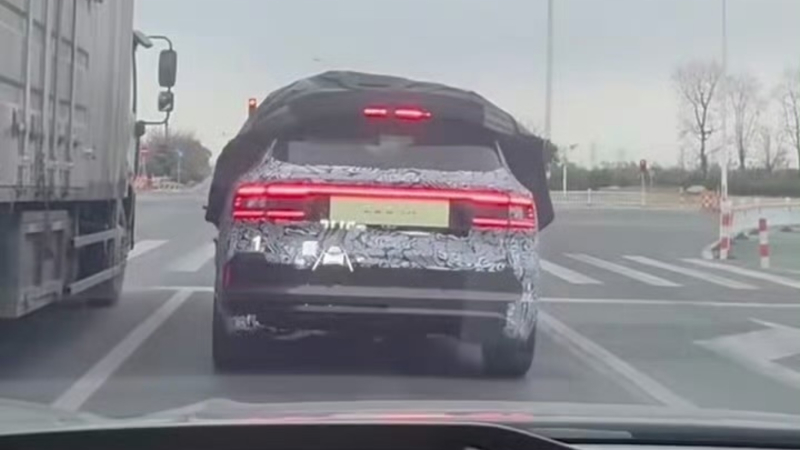 В Китае в первом квартале 2026 года появится новый гибридный кроссовер Zeekr под названием 9S.