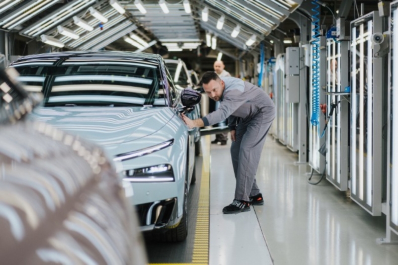 В Китае Xpeng P7+ 2026 завершил предсерийное производство в Австрии перед европейским запуском 9 января.