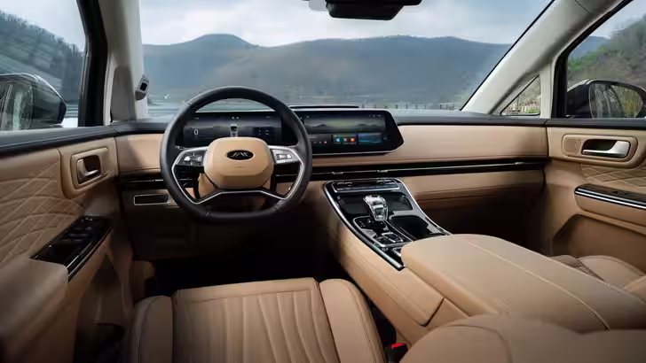 Интерьер JAC RF8