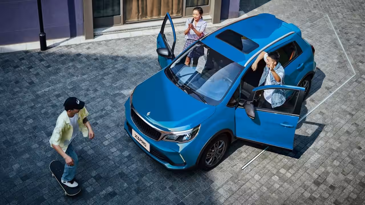 В России бюджетный китайский автобренд разом переписал цены на все модели: Livan X3 Pro, X6 Pro и S6 Pro.