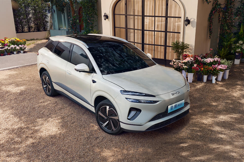 В Китае раскрыта информация о батарее и запасе хода нового электрокроссовера BYD Sealion 06, до 82,732 кВтч и 710 км.