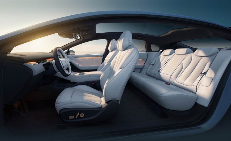 В Китае Xpeng представит седан P7+ и новый кроссовер G7 EREV 8 января, а в Европе 9 января.