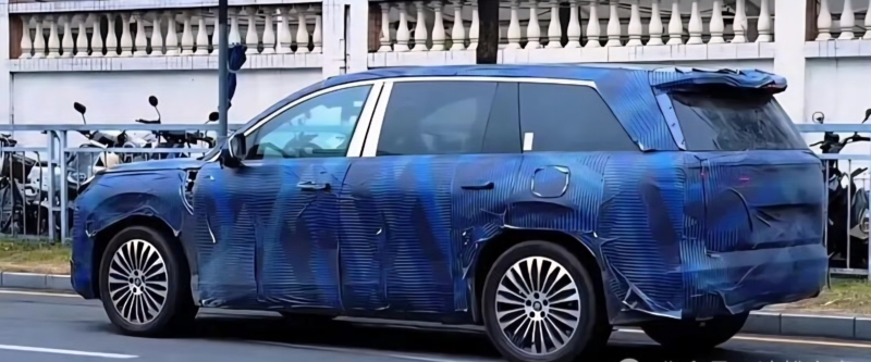 В Китае BYD представила предвестника флагманских моделей Tang 9 SUV и Han 9 седан, официальный показ которых ожидается в первой половине 2026 года.