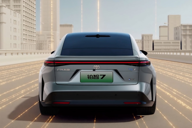 В Китае GAC-Toyota bZ7 флагманский электрокар с умной экосистемой Xiaomi и технологиями Huawei выходит на рынок в марте