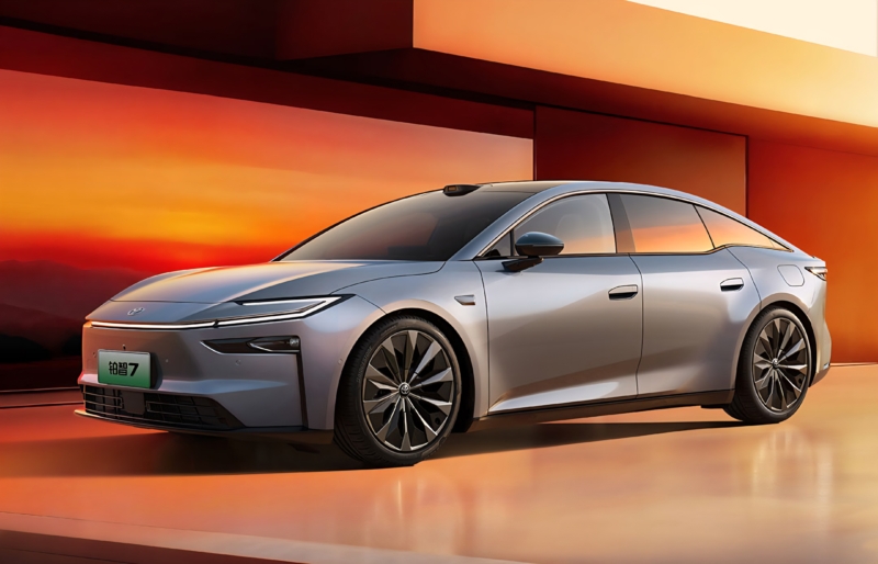 В Китае GAC-Toyota bZ7 флагманский электрокар с умной экосистемой Xiaomi и технологиями Huawei выходит на рынок в марте