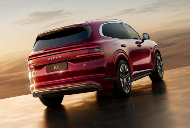 В Китае появились шпионские фото интерьера Zeekr 8X, 5,1-метровый SUV выйдет в первом квартале 2026 года.