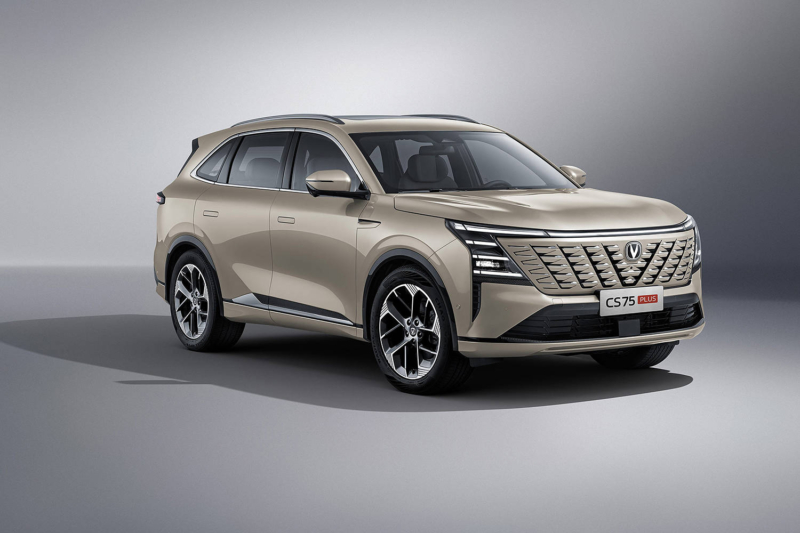 В Китае Changan CS75 Plus установил мировой рекорд Гиннесса по самому длинному прыжку с ледяной рампы.