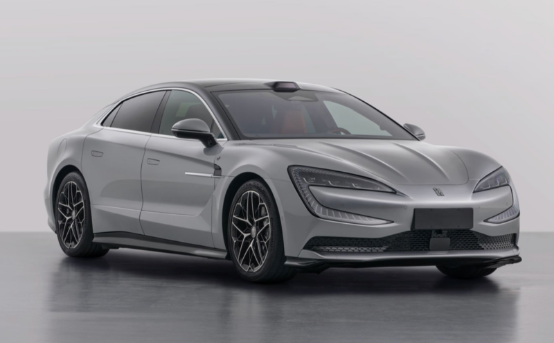 В Китае BYD Yangwang U7 со 150 кВтч батареей потребляет 17,7 кВтч на 100 км.