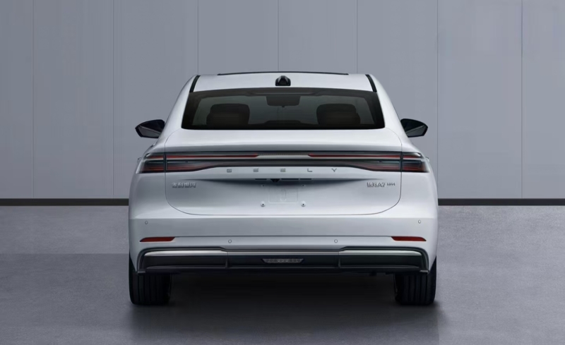 В Китае представлен Geely Galaxy A7 с увеличенной батареей и запасом хода 175 км.