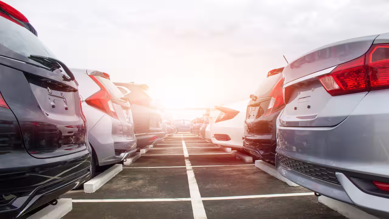 В России названы 10 моделей автомобилей с пробегом, которые значительно подешевели.