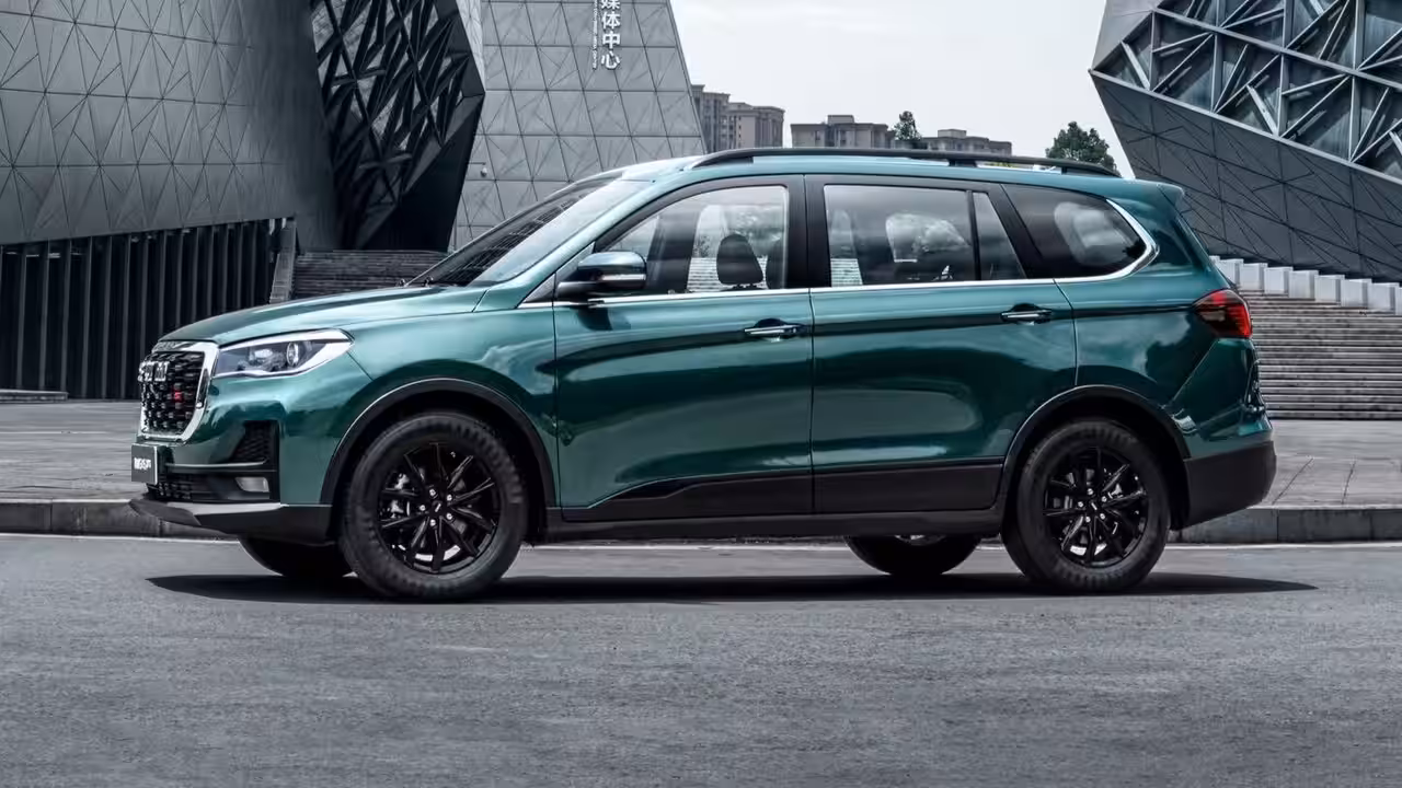 В России отмечено существенное снижение цен на новые кроссоверы и внедорожники, топ-5 моделей