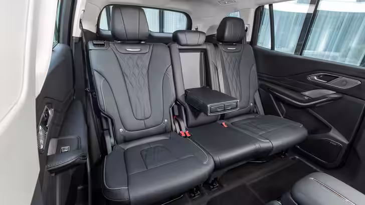 Интерьер Hongqi HS7