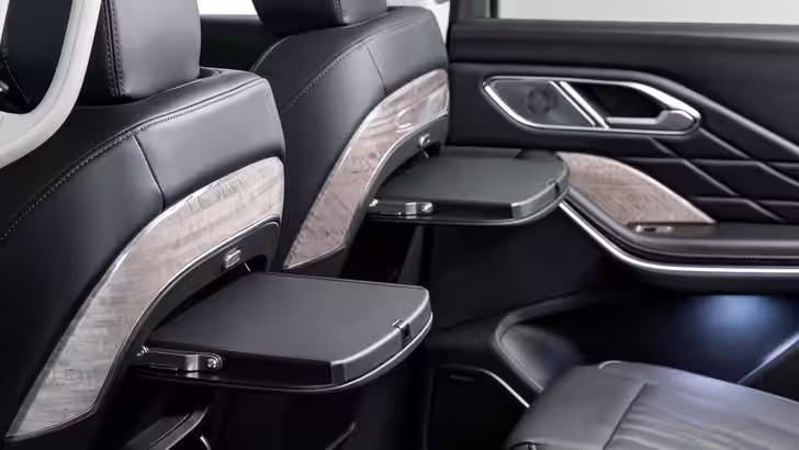 Интерьер Hongqi HS7