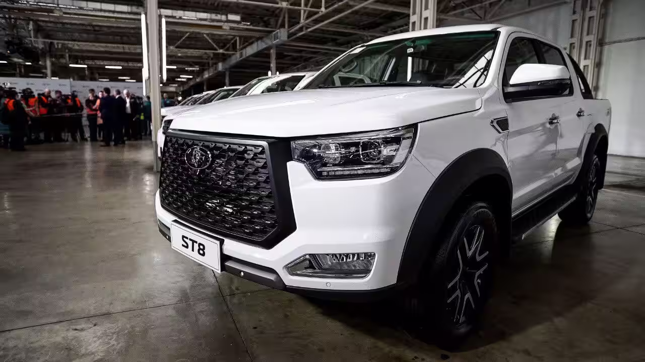 В России с 1 января выросли цены на три пикапа УАЗ: Sollers ST6, ST8 и ST9. В России с 1 января выросли цены на три пикапа УАЗ: Sollers ST6, ST8 и ST9.