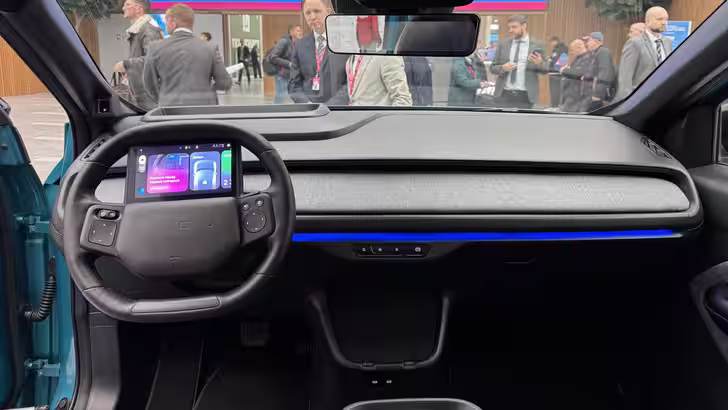 Интерьер электромобиля «Атом»