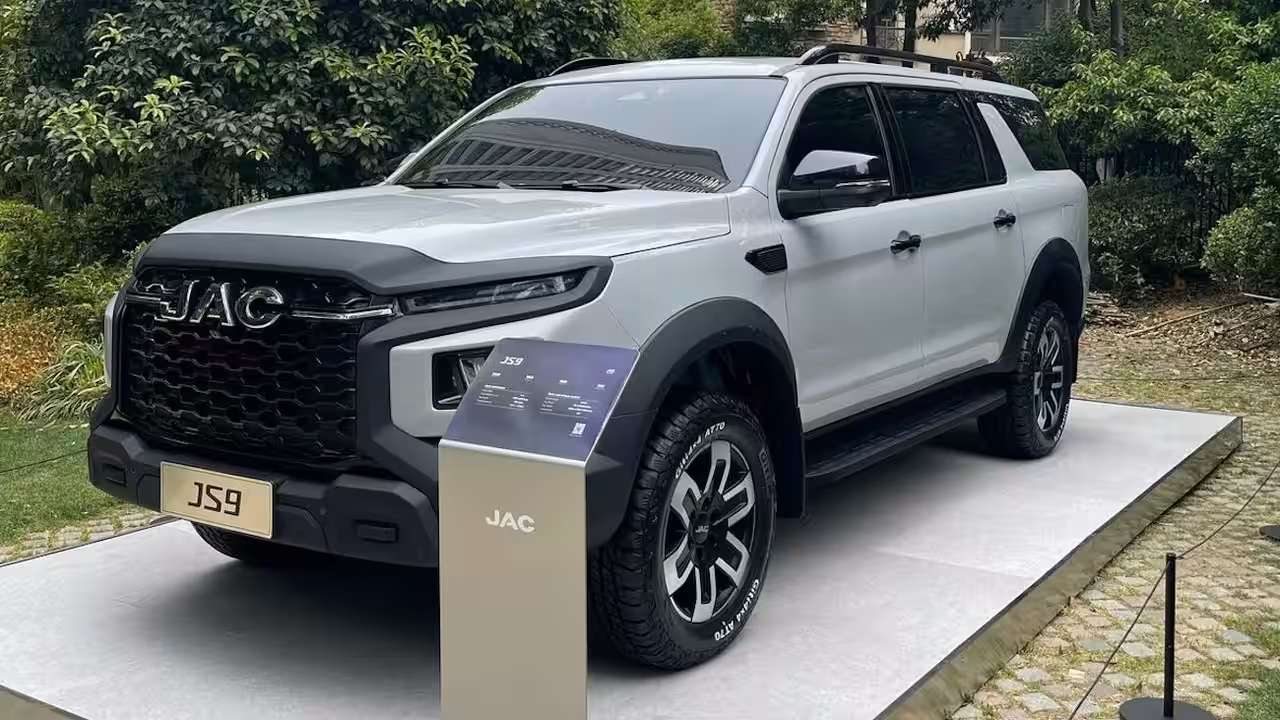 В России скоро появится новый рамный внедорожник, который будет производиться как УАЗ. В России скоро появится новый рамный внедорожник, который будет производиться как УАЗ.