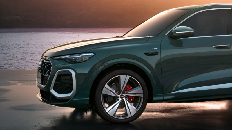 В Китае Audi Q5L с системой Huawei ADAS стал доступен по цене от 44 420 долларов США.