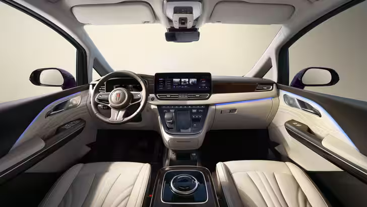 Интерьер Hongqi HQ9