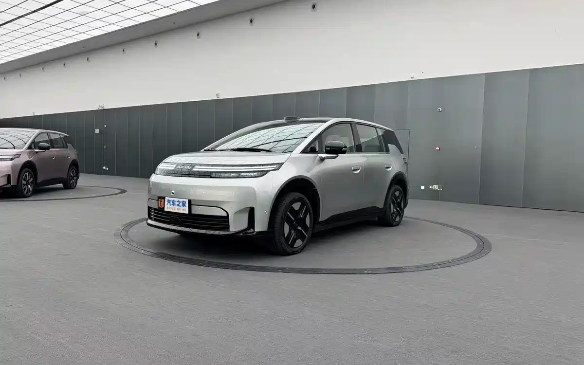 В Китае раскрыты эскизы дизайна GAC Aion N60 – работа бывшего дизайнера BMW Бенуа Жакоба.