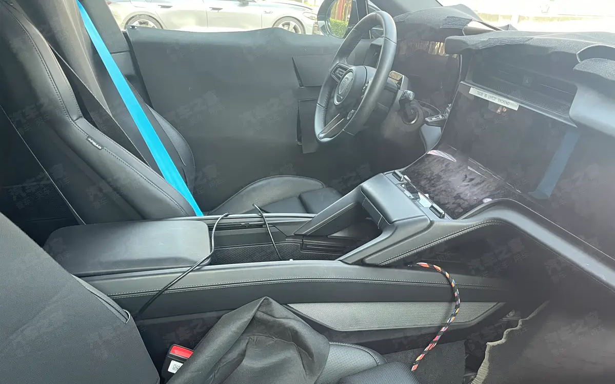 В Китае Porsche представит свой электрический Cayenne мощностью 1156 л.с. с изогнутым сенсорным экраном на автосалоне в Пекине 2026 года.