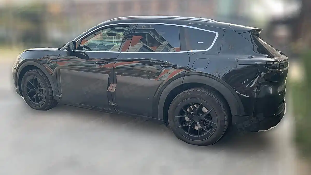 В Китае Porsche представит свой электрический Cayenne мощностью 1156 л.с. с изогнутым сенсорным экраном на автосалоне в Пекине 2026 года.